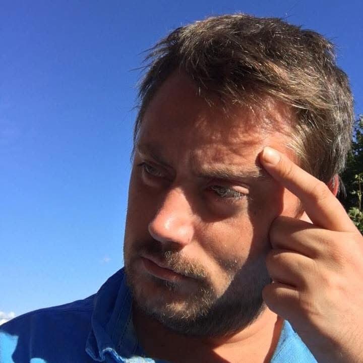 Konstnär Andreas Douglas Rörqvist Skiss Teckningar Blyerts Kol Svartvit Konst 